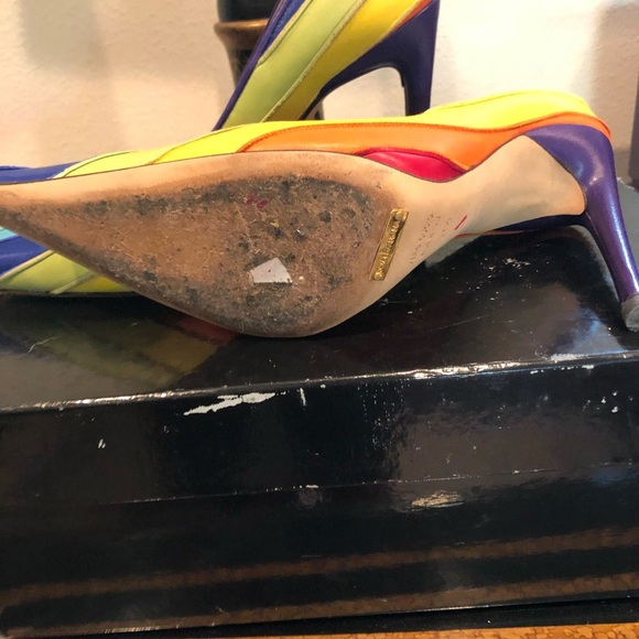 Dolce and Gabbana High Heels 4 in size 7 1/2 m Pre owned fantastic condition. - Picture 10 of 10